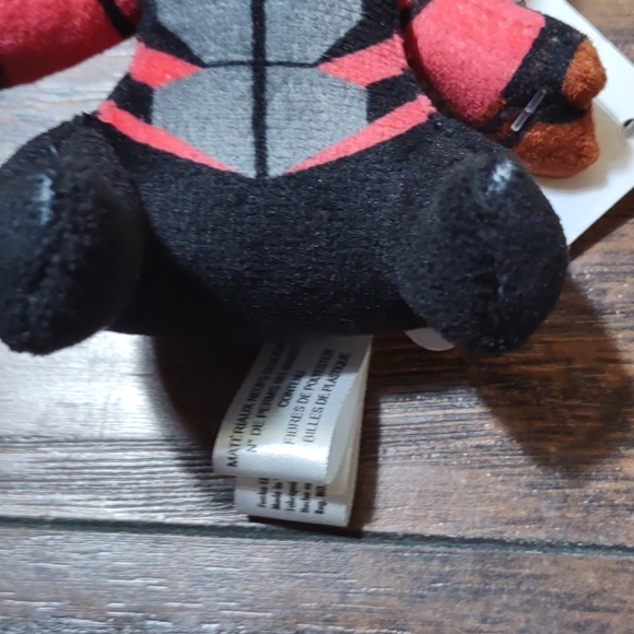 •Funko Mopeez Plush Figure Suicide Squad  DEADSHOT - Picture 3 of 15